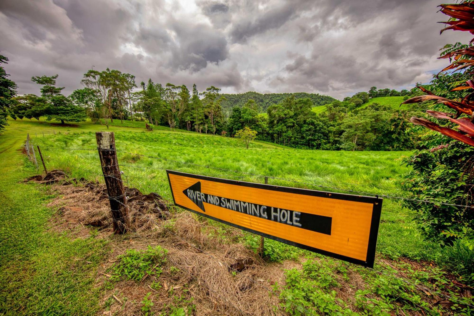 Mena Creek Flower House エクステリア 写真