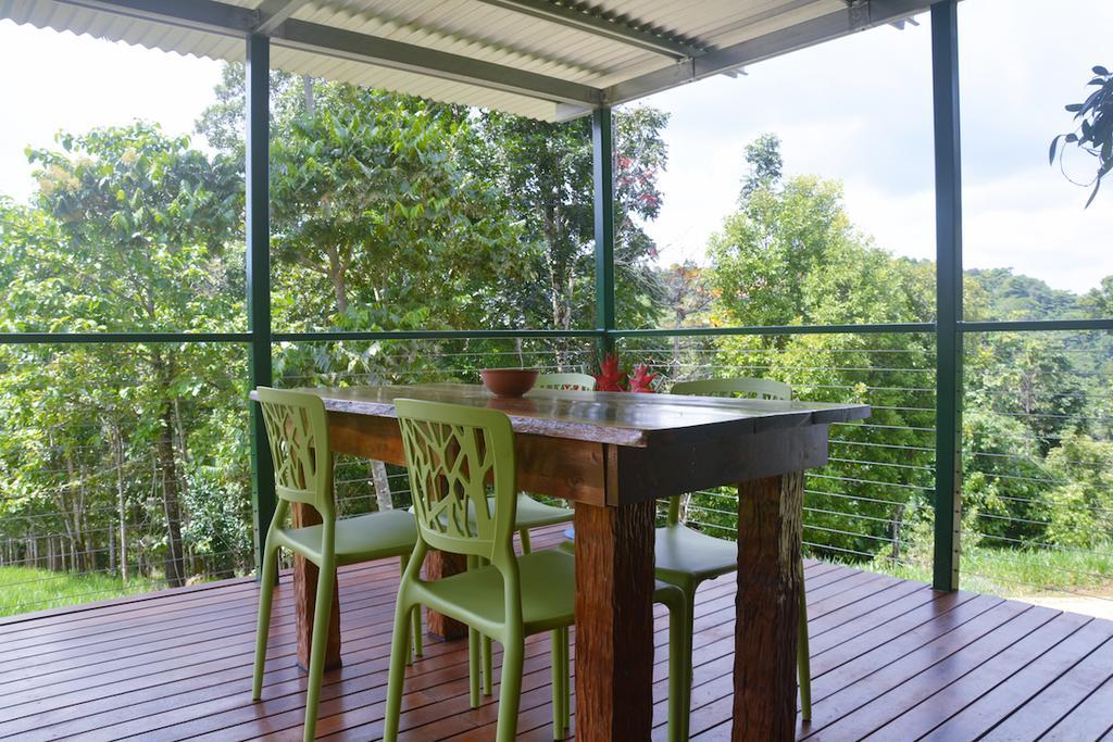 Mena Creek Flower House エクステリア 写真