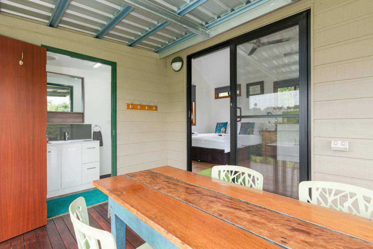 Mena Creek Flower House エクステリア 写真