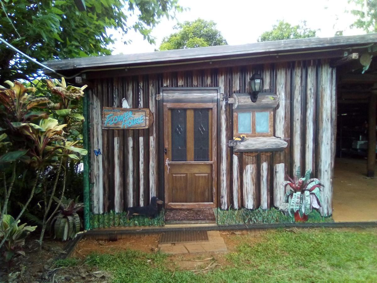 Mena Creek Flower House エクステリア 写真