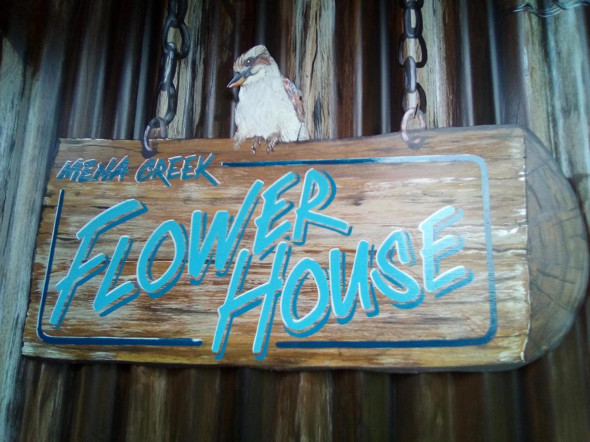 Mena Creek Flower House エクステリア 写真